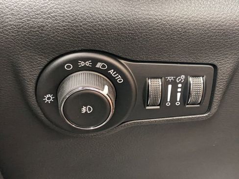 New 2026 Jeep Compass Latitude AWD/4WD image 18