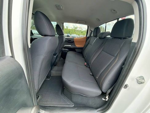 Used 2017 Toyota Tacoma SR5 w/ Tow Package AWD/4WD image 28
