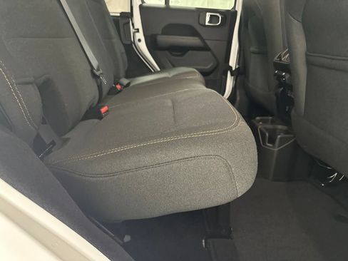 Used 2025 Jeep Wrangler Unlimited Sahara AWD/4WD image 49