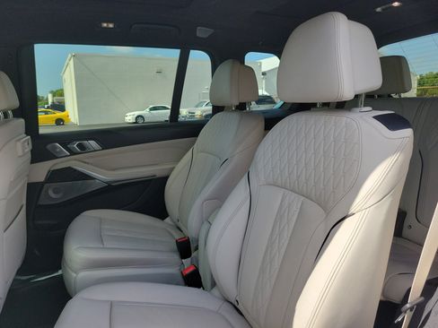 Used 2021 BMW X7 M50i AWD/4WD image 12
