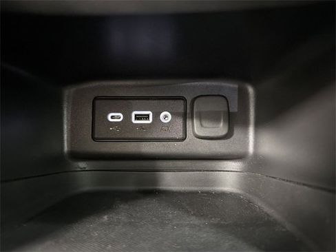 Certified 2024 Chevrolet Equinox LT w/ LPO, Floor Liner Package image 28