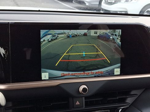 Used 2025 Toyota Crown Signia image 15