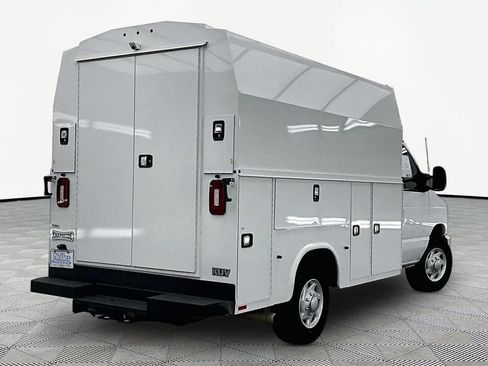 Used 2025 Ford E-350 and Econoline 350 Super Duty w/ Power Equipment Group RWD image 2