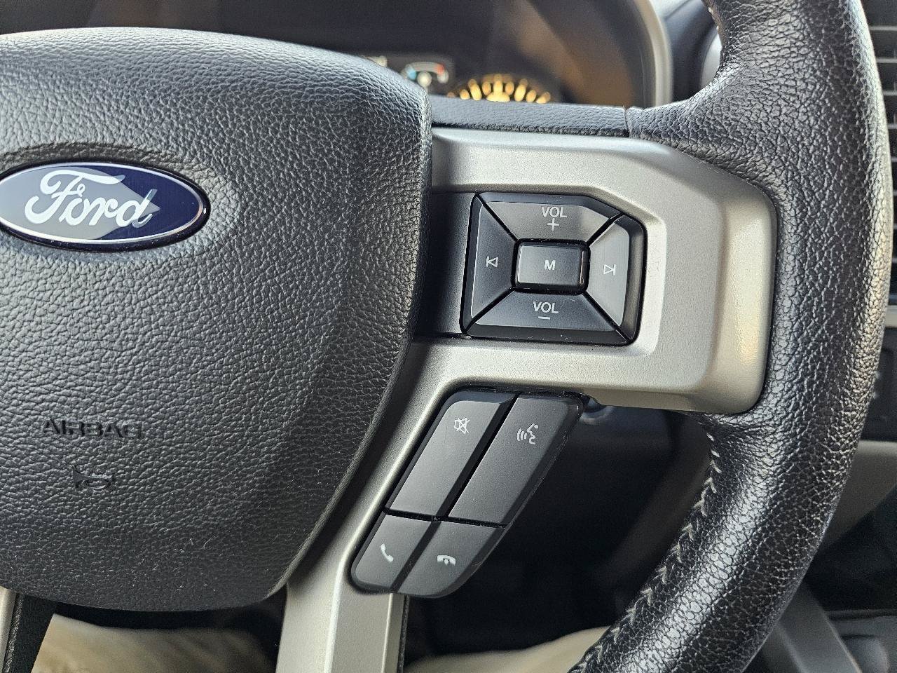 Used 2015 Ford F150 Lariat w/ Equipment Group 502A Luxury AWD/4WD image 52