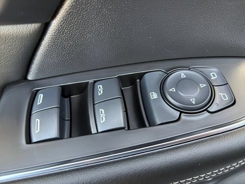 Used 2023 Buick Envision Avenir AWD/4WD image 16