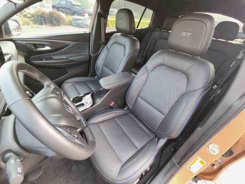 Used 2024 Buick Envista Sport Touring w/ Convenience I Package FWD image 27