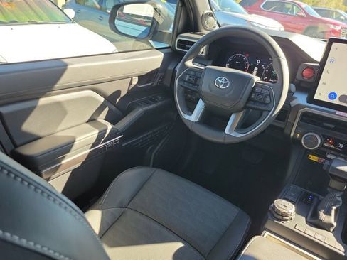 Used 2025 Toyota 4Runner TRD Off-Road Premium image 22