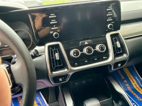 Used 2022 Kia Sorento LX AWD/4WD image 17