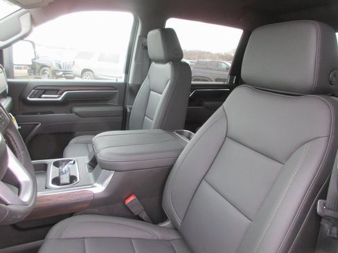 New 2026 GMC Sierra 3500 SLT image 14