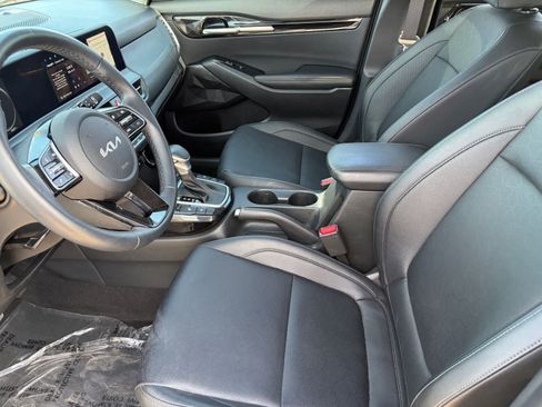 Used 2024 Kia Seltos EX FWD image 15
