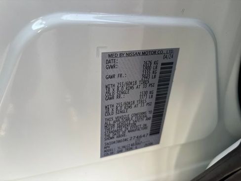 Used 2024 Nissan Pathfinder SV w/ SV Premium Package image 33