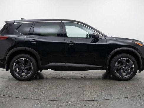 Used 2025 Nissan Rogue SV FWD image 11
