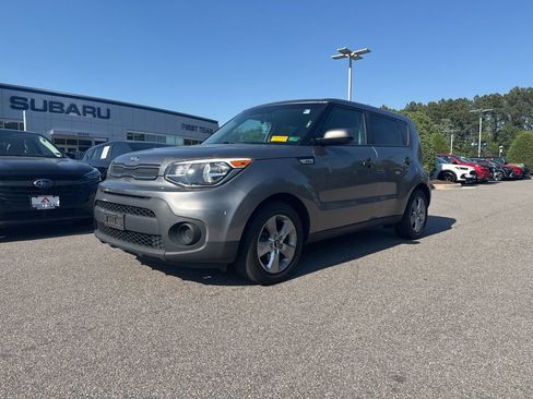 Used 2017 Kia Soul w/ Convenience Package FWD image 2