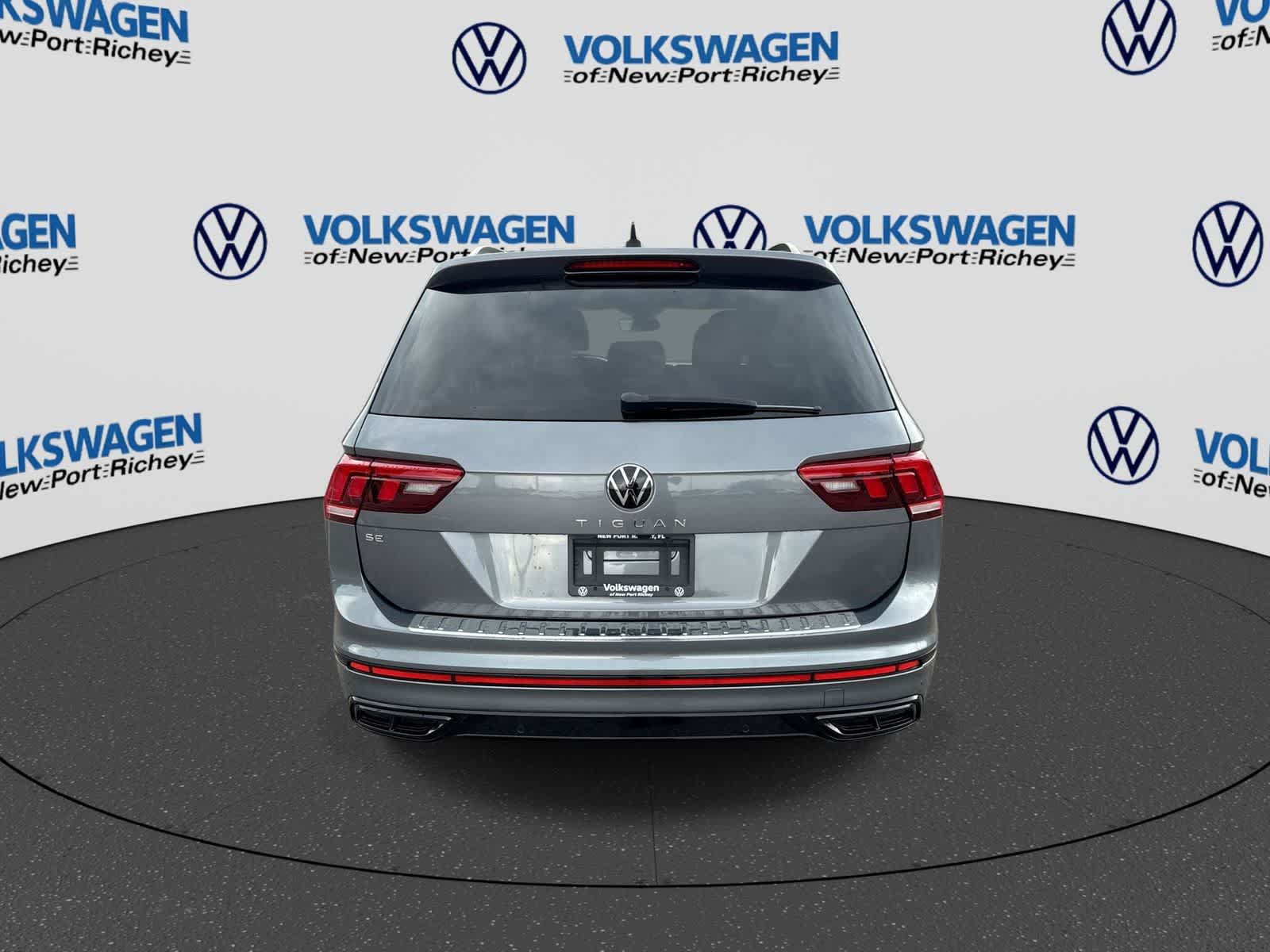 Used 2024 Volkswagen Tiguan SE R-Line FWD image 13