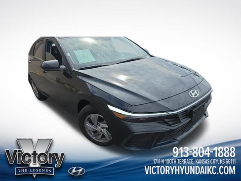 Used 2024 Hyundai Elantra SE FWD image 23