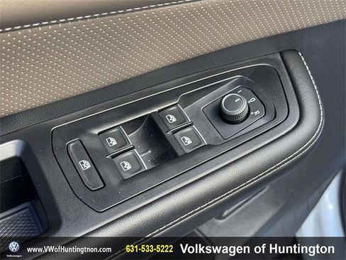 Certified 2025 Volkswagen Atlas SEL image 17