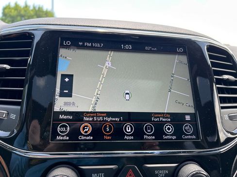 Used 2022 Jeep Grand Cherokee Limited image 25