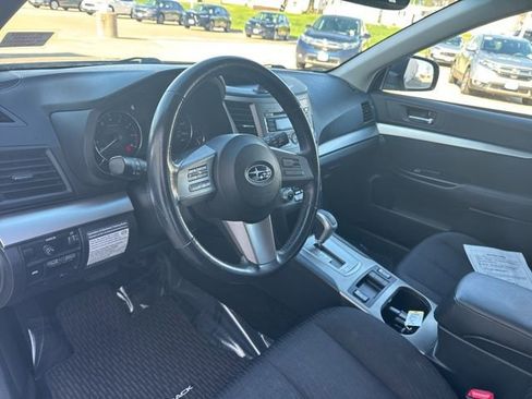 Used 2011 Subaru Outback 2.5i Premium w/ All-Weather Pkg AWD/4WD image 18