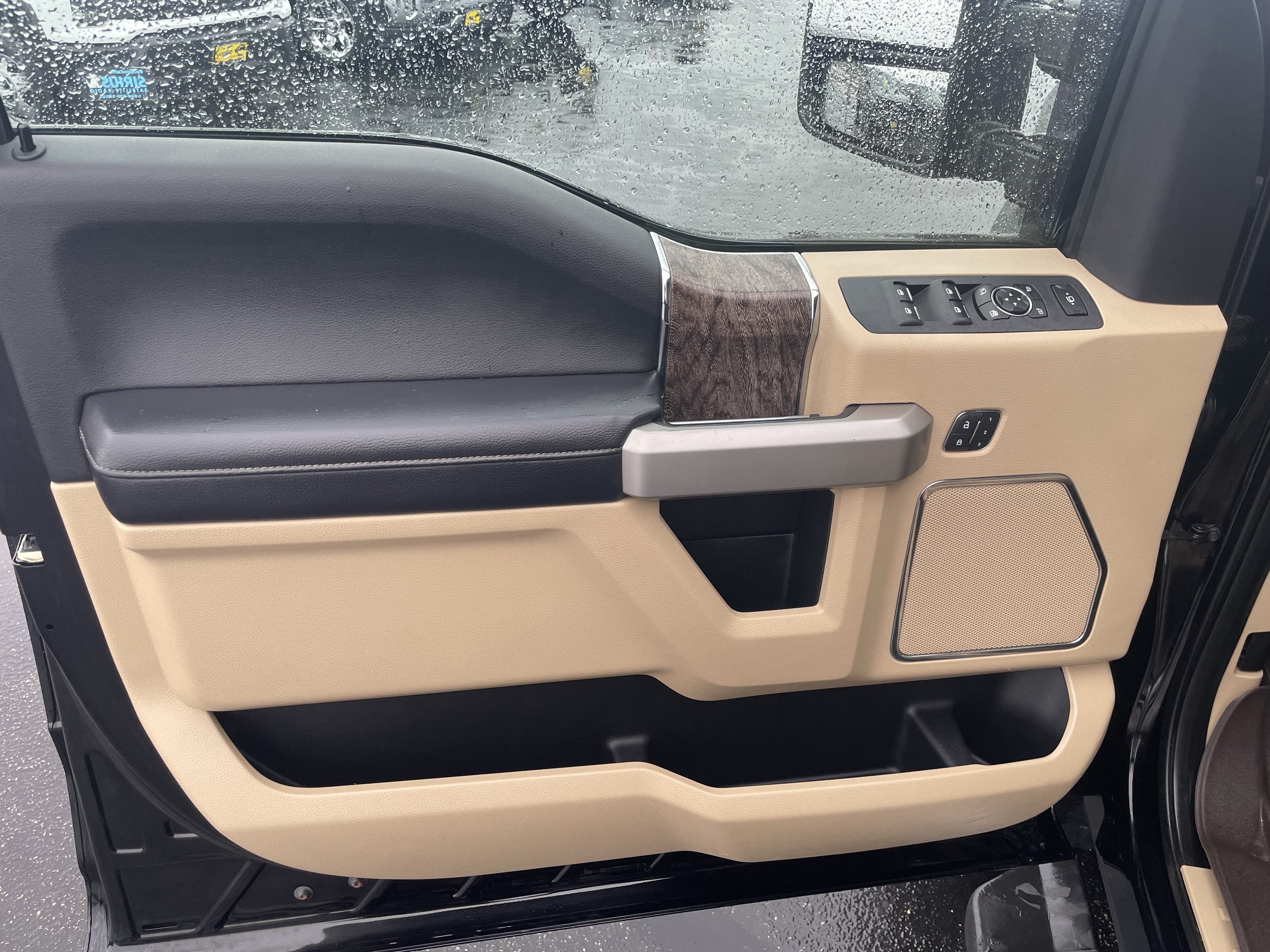 Used 2017 Ford F350 Lariat AWD/4WD image 15