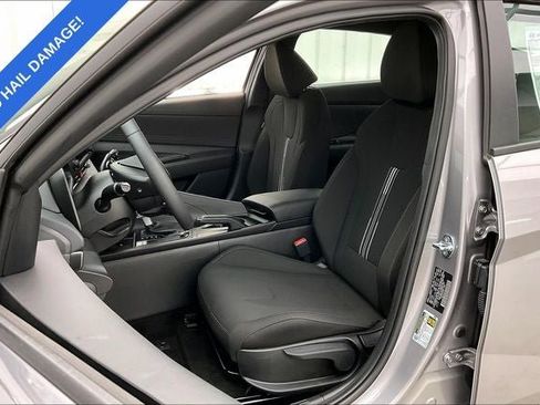 Used 2025 Hyundai Elantra Sport FWD image 11