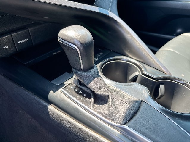 Used 2020 Toyota Camry SE FWD image 20