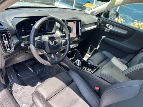 Used 2024 Volvo XC40 B5 Plus w/ Protection Package Premier AWD/4WD image 13