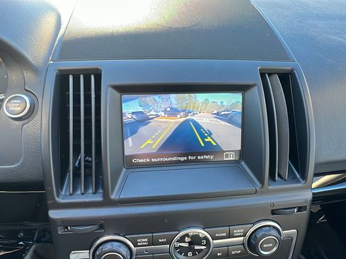 Used 2013 Land Rover LR2 image 33