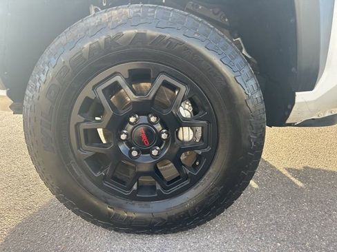 Used 2025 Toyota Tacoma TRD Off-Road image 9