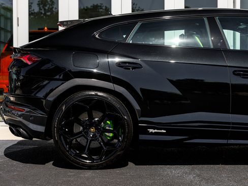Used 2024 Lamborghini Urus Performante AWD/4WD image 19