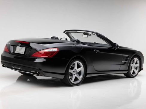 Used 2014 Mercedes-Benz SL 550 image 11