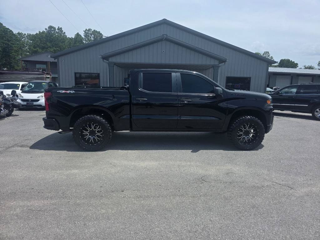 Used 2020 Chevrolet Silverado 1500 Custom w/ Custom Convenience Package AWD/4WD image 4