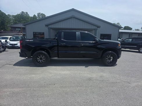 Used 2020 Chevrolet Silverado 1500 Custom w/ Custom Convenience Package AWD/4WD image 4