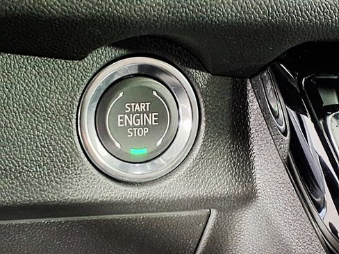 Used 2026 Chevrolet Traverse LT w/ Driver Confidence Package FWD image 19