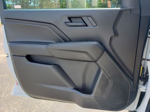 Used 2025 Chevrolet Colorado Trail Boss AWD/4WD image 11