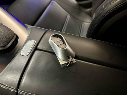 Used 2022 Mercedes-Benz SL 55 AMG 4MATIC w/ Driver Assistance Package image 39