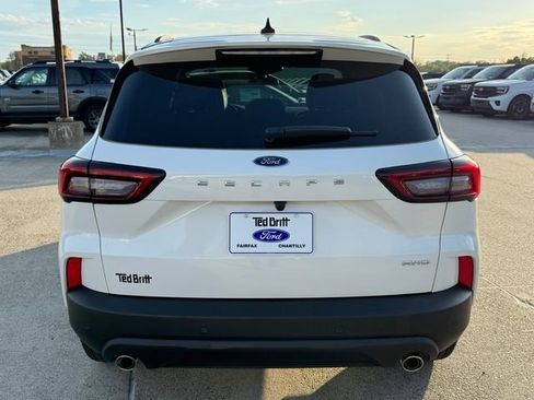 Used 2026 Ford Escape ST-Line w/ Tech Pack #1 AWD/4WD image 9
