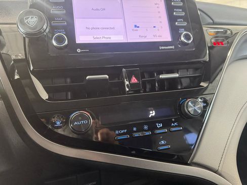 Used 2023 Toyota Camry SE image 32