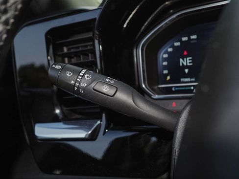Used 2023 Chevrolet Silverado 1500 RST AWD/4WD image 15