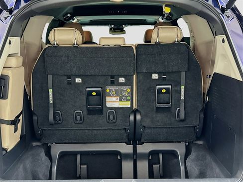 Used 2024 Toyota Sienna XLE image 24