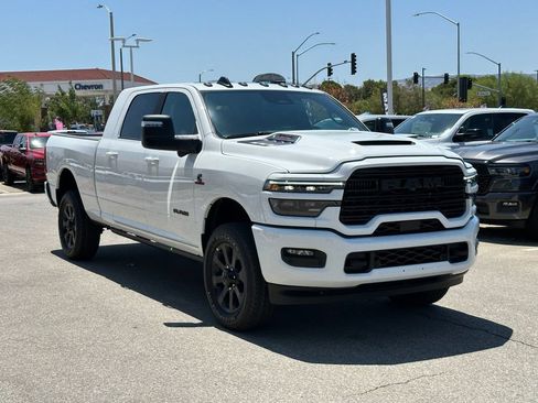 New 2026 RAM 2500 Laramie AWD/4WD image 9