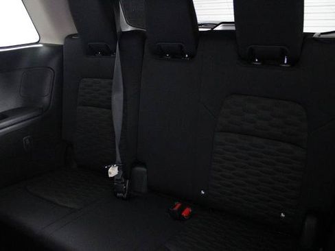 Certified 2025 Nissan Pathfinder SV FWD image 21