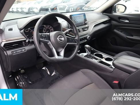 Used 2024 Nissan Altima 2.5 SV image 10