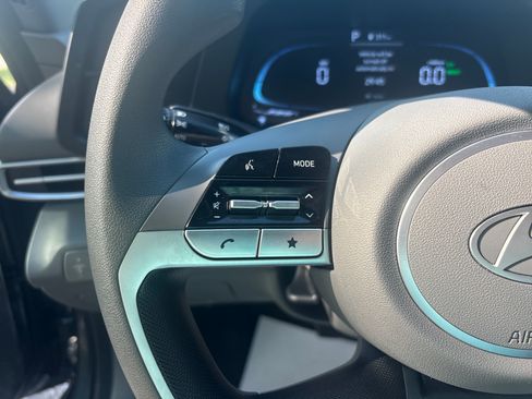 Certified 2025 Hyundai Elantra Hybrid FWD image 19