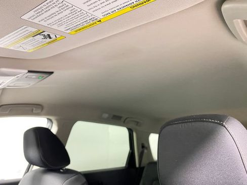 Used 2025 Nissan Pathfinder SV FWD image 23