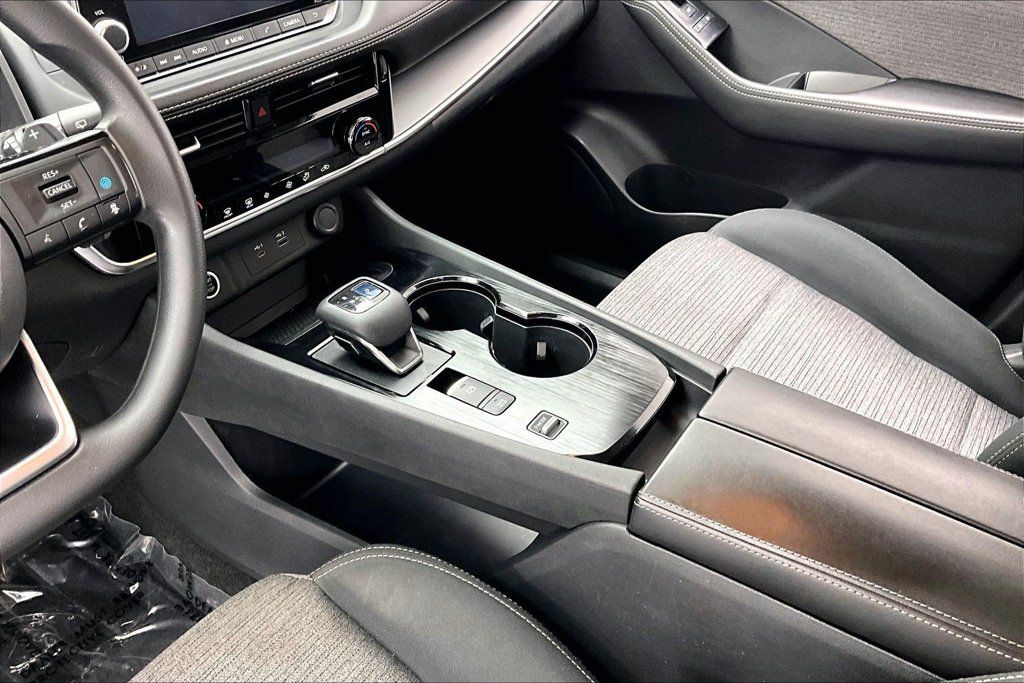 Used 2021 Nissan Rogue SV FWD image 15