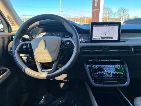 Certified 2022 Lincoln Corsair AWD w/ Equipment Group 101A image 22