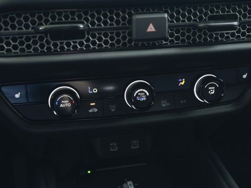 Used 2026 Honda HR-V Sport image 33