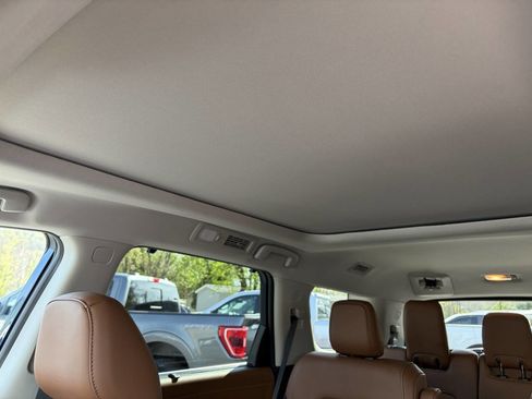 Used 2023 Nissan Pathfinder Platinum image 33