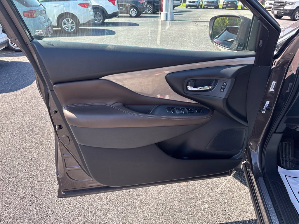 Used 2018 Nissan Murano Platinum w/ Cargo Package AWD/4WD image 23