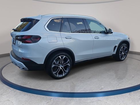New 2026 BMW X5 xDrive40i w/ Climate Comfort Package AWD/4WD image 5